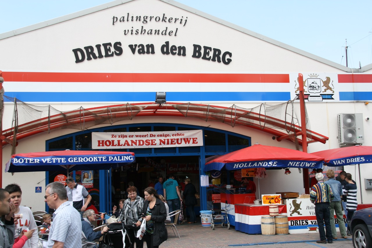 Palingrokerij & Vishandel Dries van den Berg